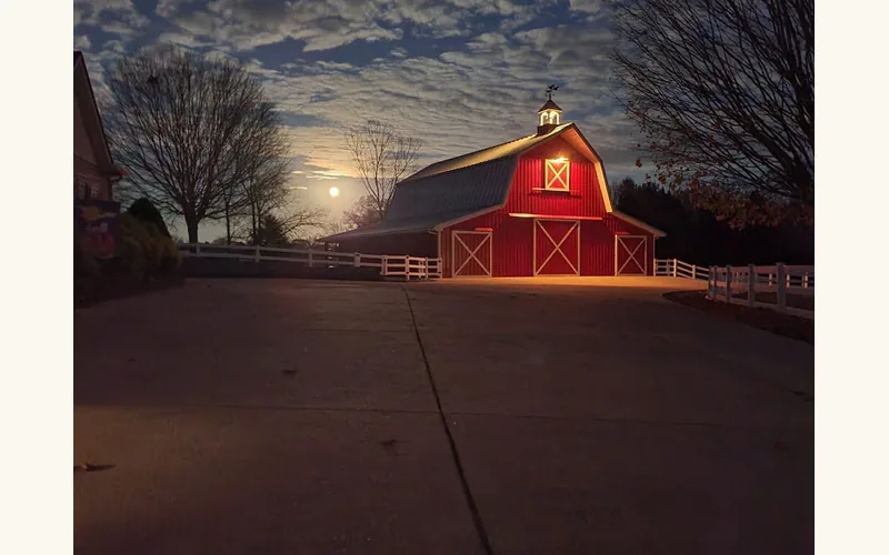 Horse barn with dual Select cupolas